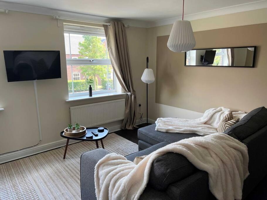 Holiday home Large 4 Bedroom 3 Bathroom Town House With Secure Parking By Amazing Spaces Relocations Ltd